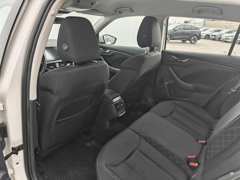 Škoda Scala Ambition 6MP 1,0TSI - fotka 7 z 22