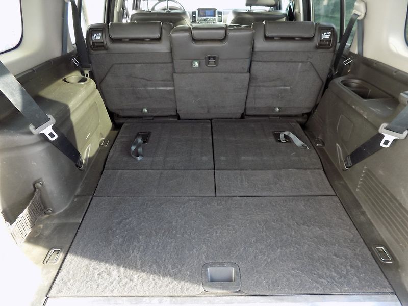 Nissan Pathfinder (2008) 2.5DCi/4x4/7.Míst/ - fotka 20 z 37