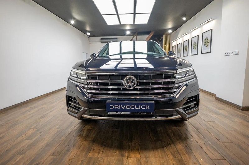 Volkswagen Touareg R-Line 3.0 TDI 210 kW - fotka 2 z 50