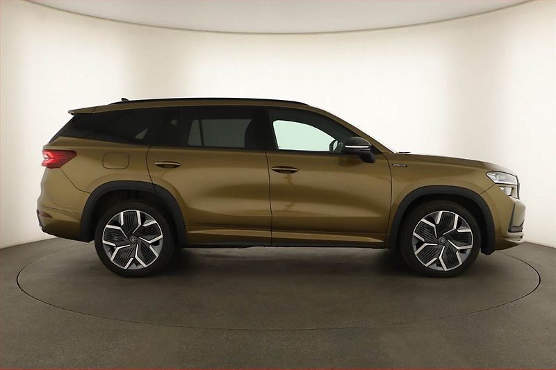 Škoda Kodiaq (2025) 2.0 TDI, SPORTLINE, 4X4 - fotka 6 z 21