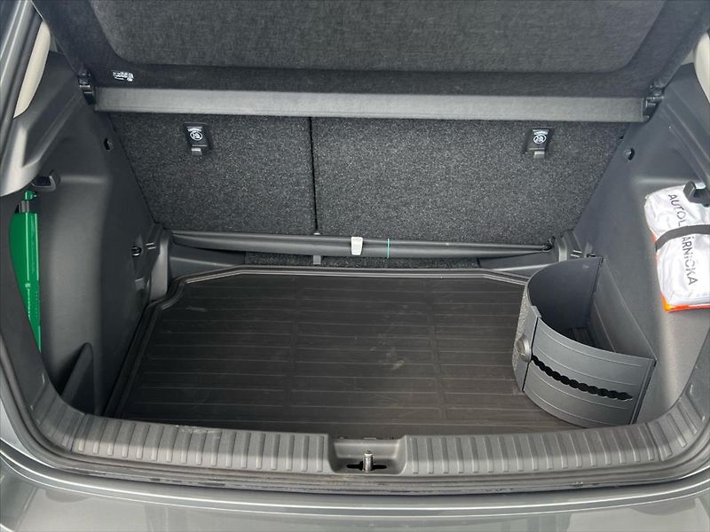 Škoda Fabia 1,0 TSi 85kW TOP SELECTION  IV - fotka 14 z 24