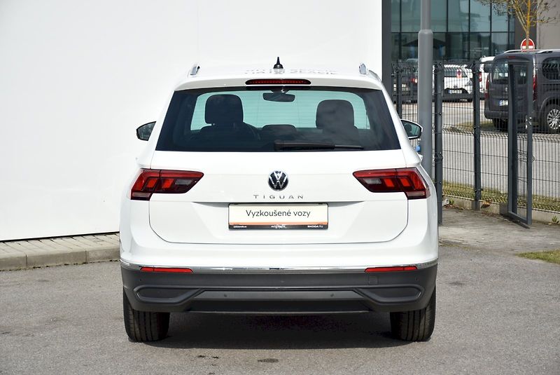Volkswagen Tiguan (2021) LIFE 1.5 TSI 110KW DSG - fotka 10 z 32