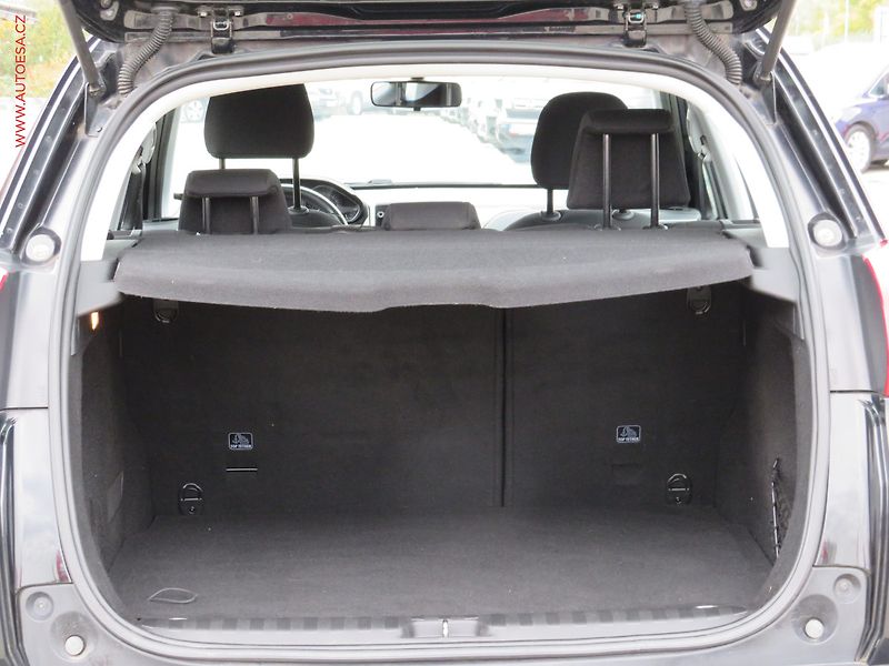 Peugeot 2008 (2017) 1.2PT, ČR, Active - fotka 7 z 28