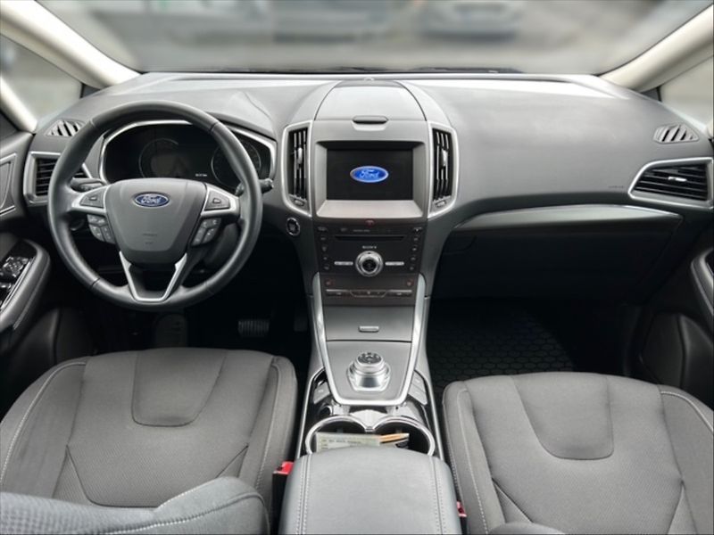 Ford S-MAX 2,5 DT HEV Titanium AT - fotka 9 z 11