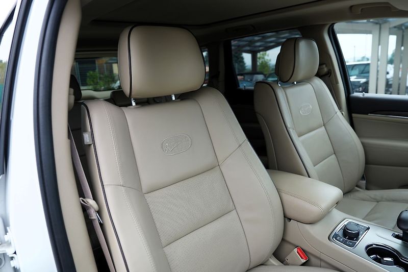 Jeep Grand Cherokee 3.0 CRD/Overland/Facelift/250 - fotka 32 z 46