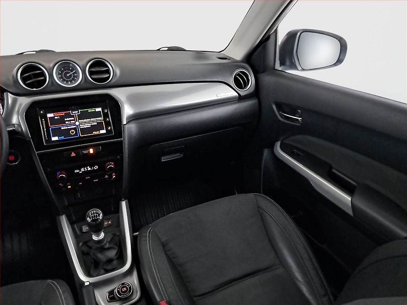 Suzuki Vitara (2015) 1.6 DDiS, 4X4, Serv.kniha - fotka 8 z 24