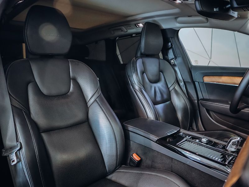 Volvo V90 2.0 T8 AWD - Inscription TOP - fotka 27 z 29