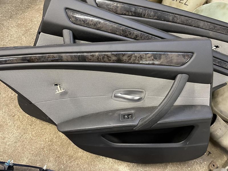 BMW Řada 5 interiér - fotka 2 z 9