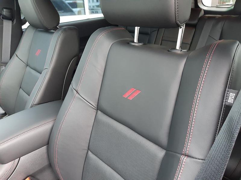 Dodge Durango (2026) 5,7 V8 HEMI  R/T 4x4 - fotka 47 z 47