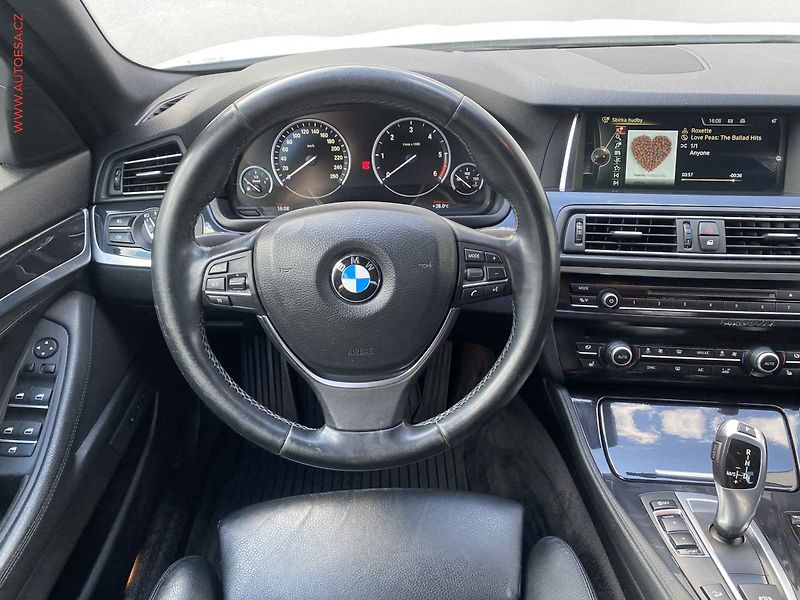 BMW Řada 5 (2013) 2.0d xDrive, ČR, AT, LED - fotka 11 z 19