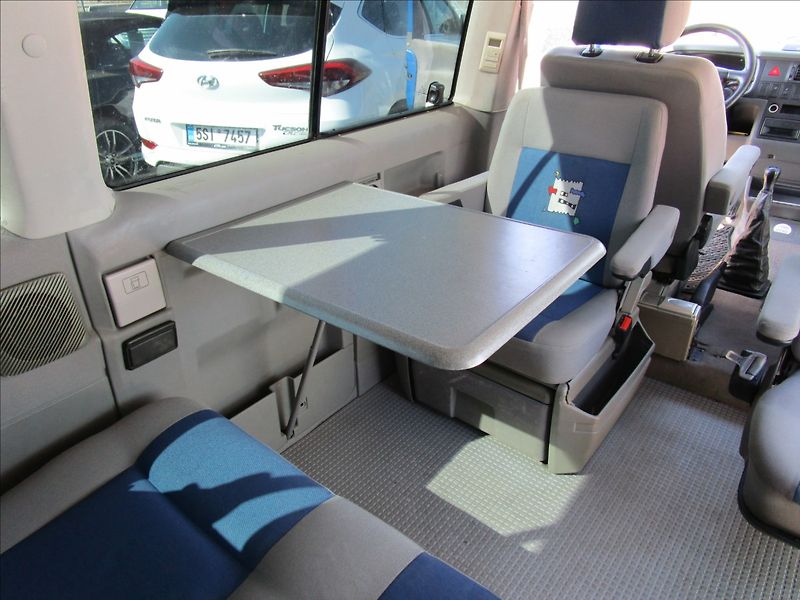 Volkswagen Multivan 2.5TDi 111kW, Atlantis, 7 míst - fotka 35 z 53