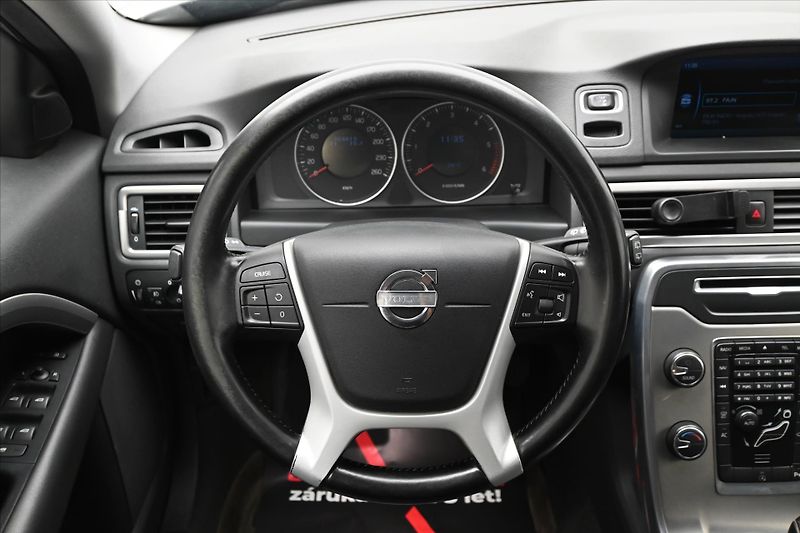 Volvo V70 2,0 120kW D4 Manuál Tažné - fotka 18 z 29