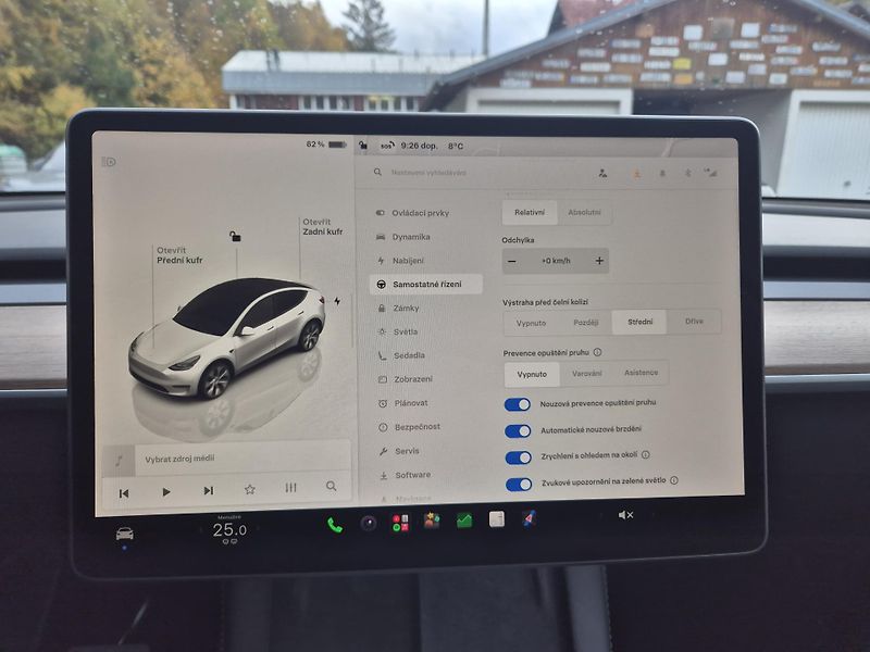Tesla Model Y LONG RANGE DUAL MOTOR TZ 95,0% - fotka 23 z 49