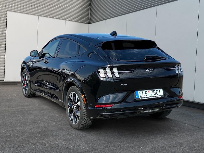 Ford Mustang Mach-E (2024) PREM BEV 91kWh 275kw PrD AWD - fotka 4 z 11