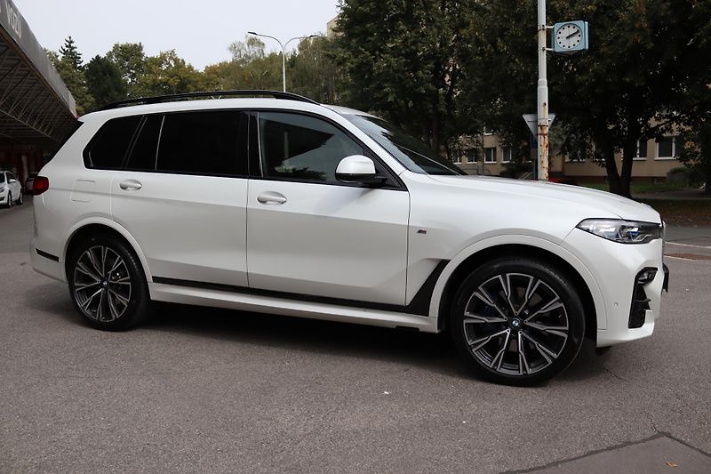 BMW X7 7místné SUV BMW X7 xDrive40i - fotka 11 z 67