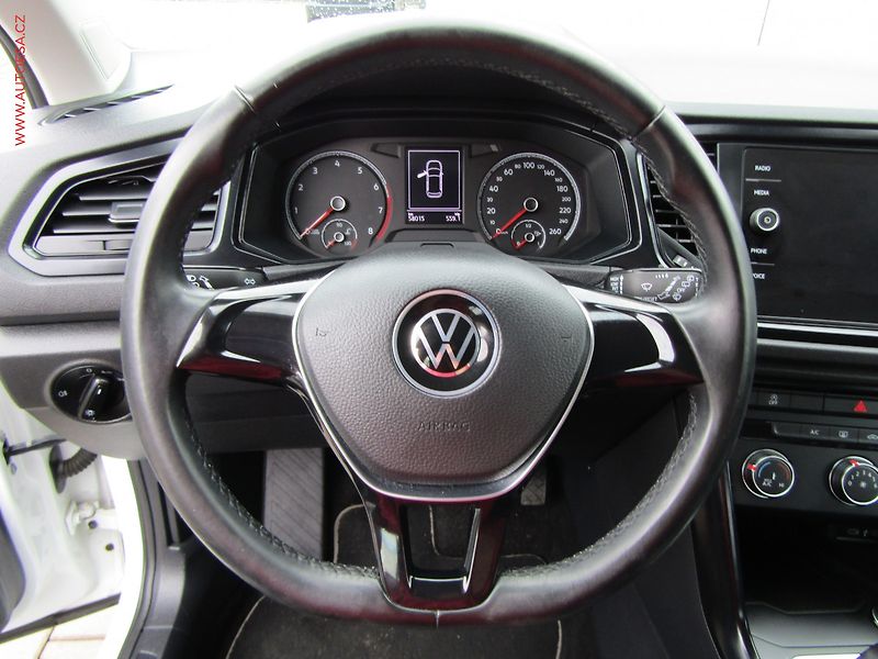 Volkswagen T-Roc (2020) 1.0 TSi, ČR, Style - fotka 17 z 19