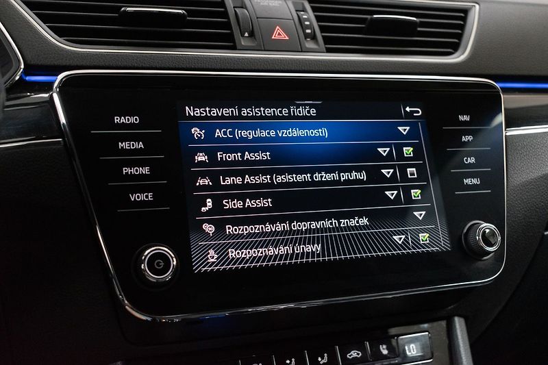 Škoda Superb 2.0TDI L&K*N.TOPENÍ*DPH*ČR 1.M - fotka 33 z 48