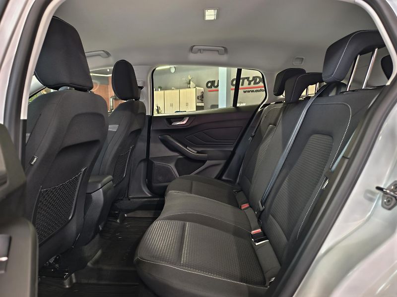 Ford Focus 1.5 EcoBlue LED, LANE, ČR, DPH - fotka 10 z 26