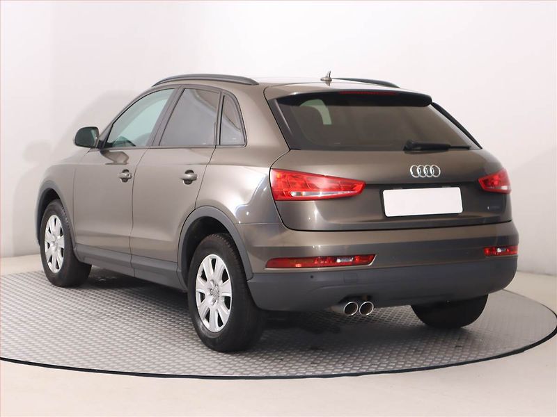 Audi Q3 (2016) 2.0 TDI, Automat, Serv.kniha - fotka 4 z 21