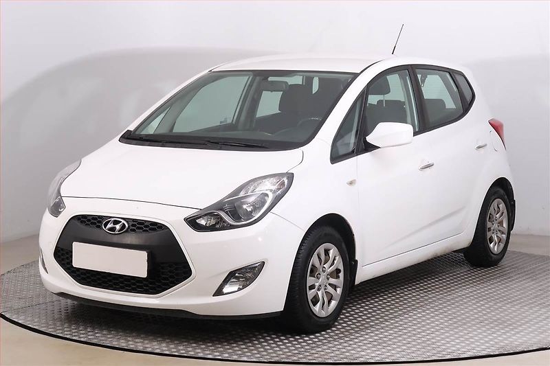 Hyundai ix20 (2017) 1.4 CVVT, Serv.kniha - fotka 2 z 15