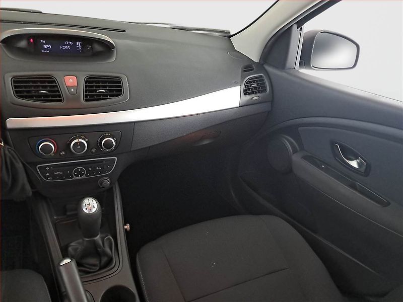 Renault Fluence (2010) 1.6 16V, po STK, servisované - fotka 8 z 22