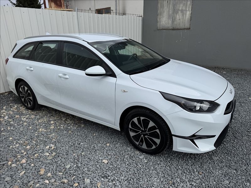Kia Ceed 1,5 T-GDi Spin DPH 1.maj ČR - fotka 7 z 50