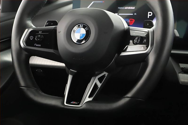 BMW Řada 5 (2023) 520d - fotka 16 z 20