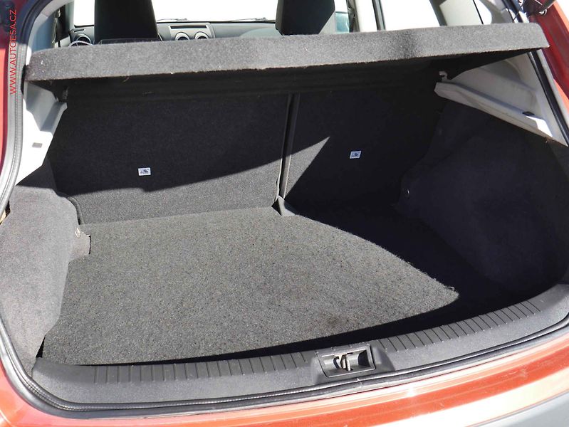Nissan Qashqai (2007) 2.0dCi, ČR, Acenta - fotka 7 z 16