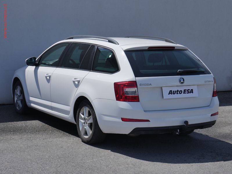 Škoda Octavia (2015) 2.0TDi, ČR, DSG, výhřev sed. - fotka 6 z 22