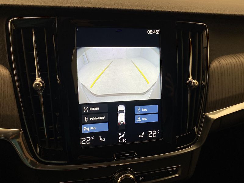 Volvo V90 CC B4 AWD MOMENTUM REZERVACE - fotka 49 z 53