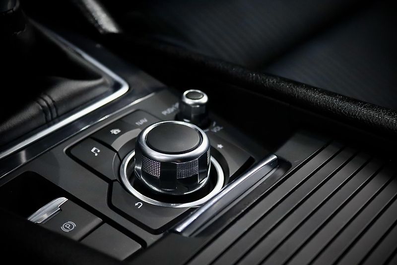 Mazda 6 Wagon 2.0 Skyactiv 121 kW - fotka 21 z 34