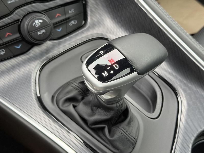 Dodge Challenger 3.6 V6 4x4  - fotka 17 z 28