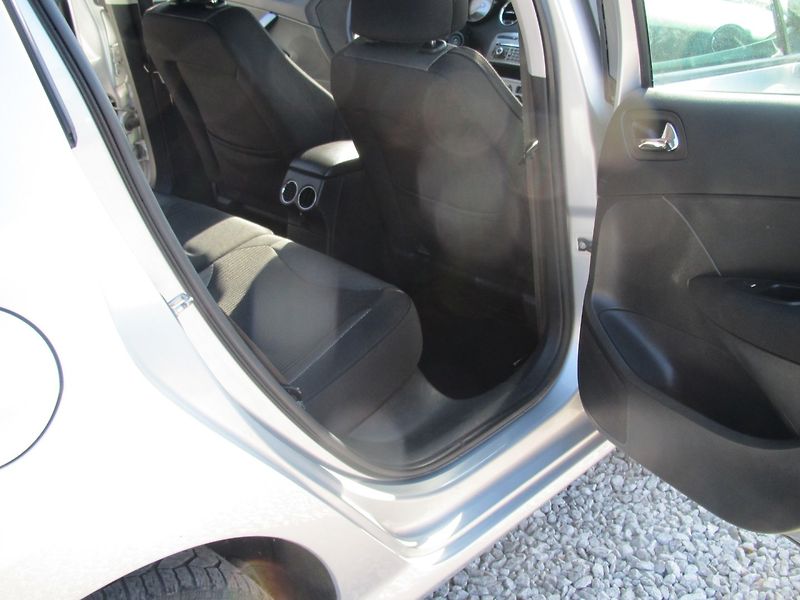Peugeot 308 1.6 HDI - fotka 12 z 16