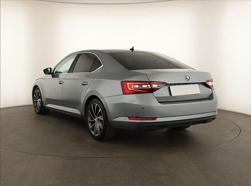 Škoda Superb (2015) Laurin&Klement 2.0 TDI - fotka 4 z 20