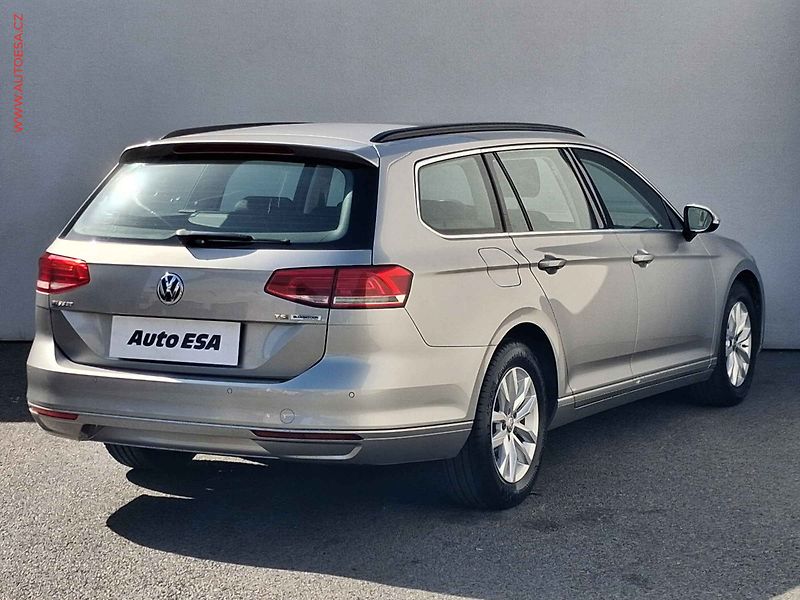 Volkswagen Passat (2015) 1.4 TSi, Comfortline, panor - fotka 4 z 18