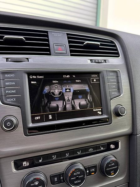 Volkswagen Golf (2015)  VII KOMBI 1.6 TDI DSG WEBASTO - fotka 26 z 28