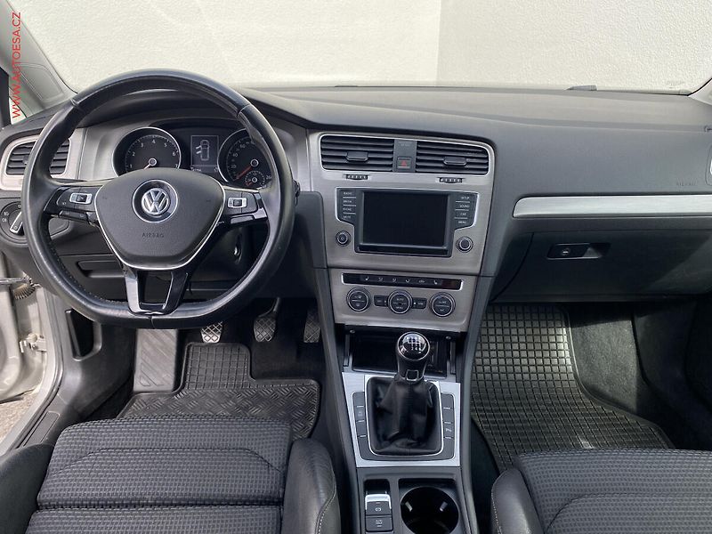 Volkswagen Golf (2016) 1.2 TSi, AC, bixen, park - fotka 9 z 21