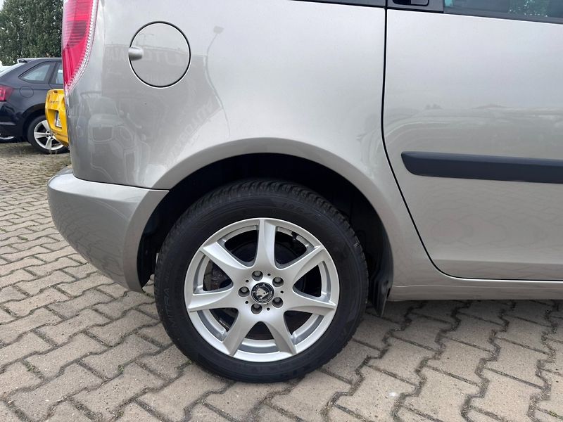 Škoda Roomster (2011) 1,6 TDI 77 KW KILOMETRY TAŽNÉ - fotka 15 z 50