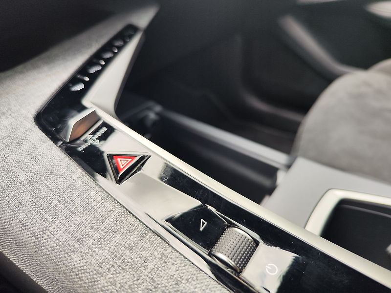 Peugeot 3008 1.2 hybrid/145kW GT e-DCS6 - fotka 31 z 40