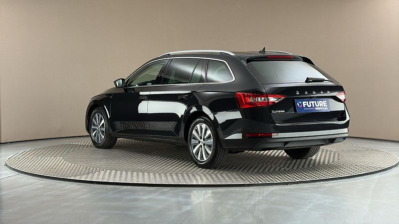 Škoda Superb 2.0 TDI DSG Style Combi - fotka 2 z 27