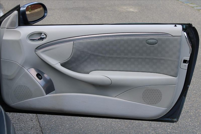 Mercedes-Benz CLK 270 CDI / Automat / CZ - fotka 24 z 32