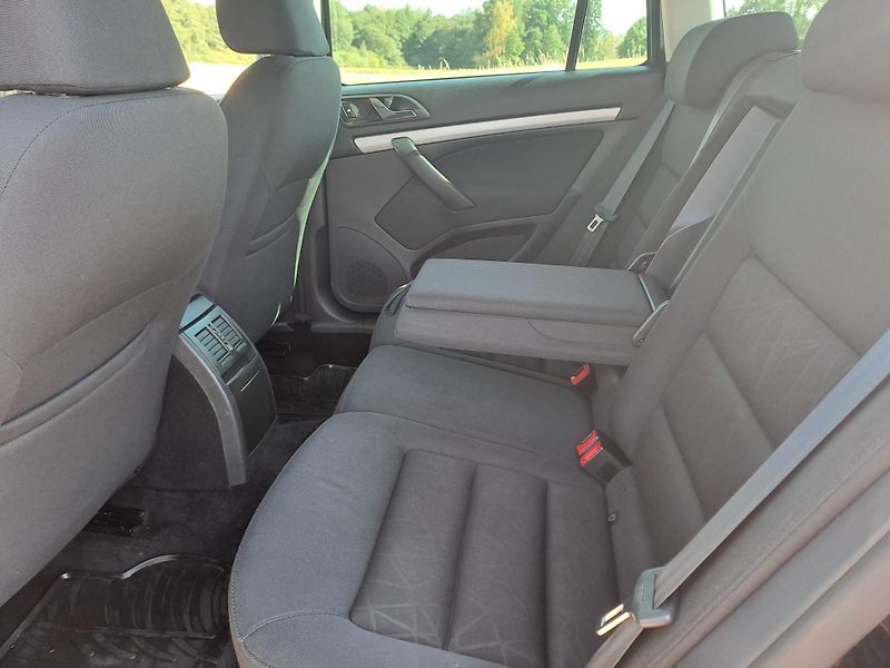 Škoda Octavia (2011) 1.6 TDi, PĚKNÝ STAV - fotka 16 z 30