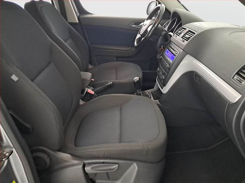 Škoda Yeti (2010) Ambition 1.2 TSI, Serv.kniha - fotka 9 z 15