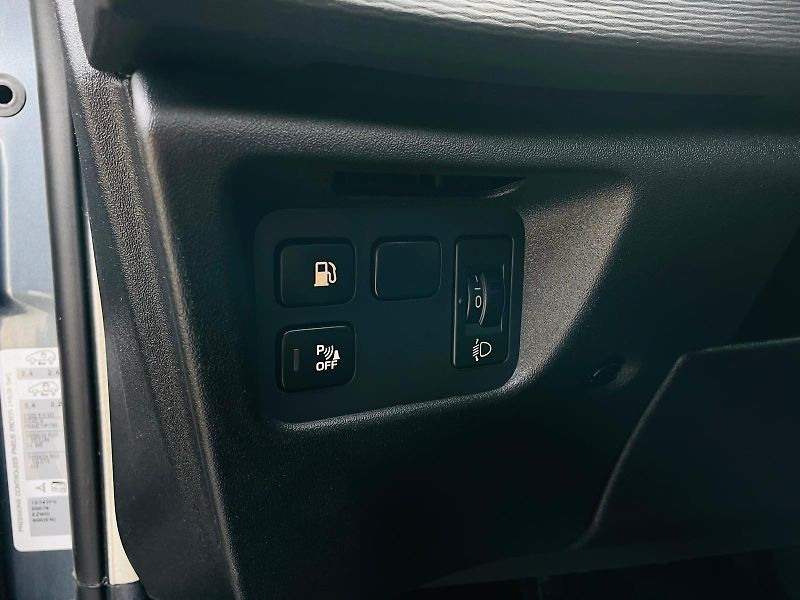 Citroën C4 Picasso 1.6i 88KW MANUÁL LED SENZORY - fotka 39 z 44