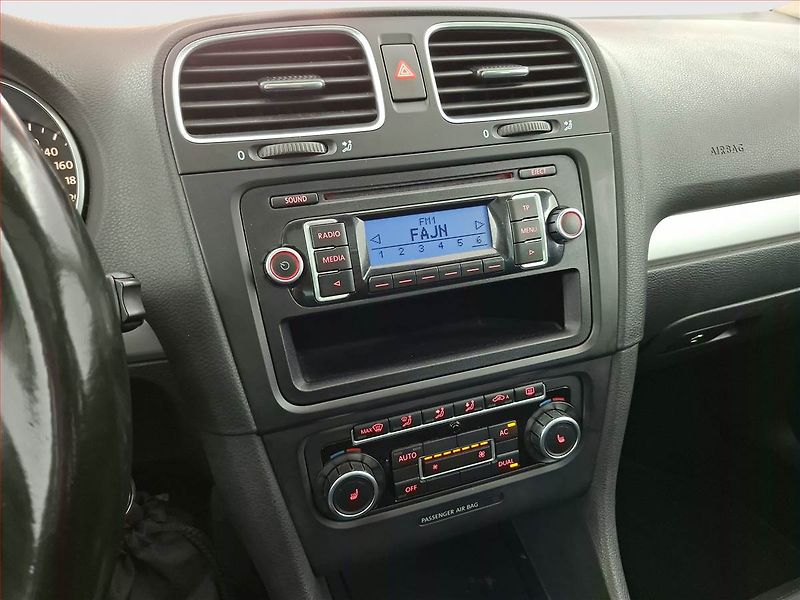 Volkswagen Golf (2010) 1.6 TDI, po STK, Tažné - fotka 12 z 15