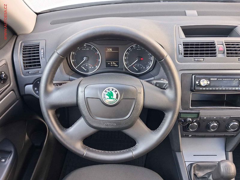 Škoda Octavia (2011) 1.2 TSI, ČR, Klima - fotka 11 z 15