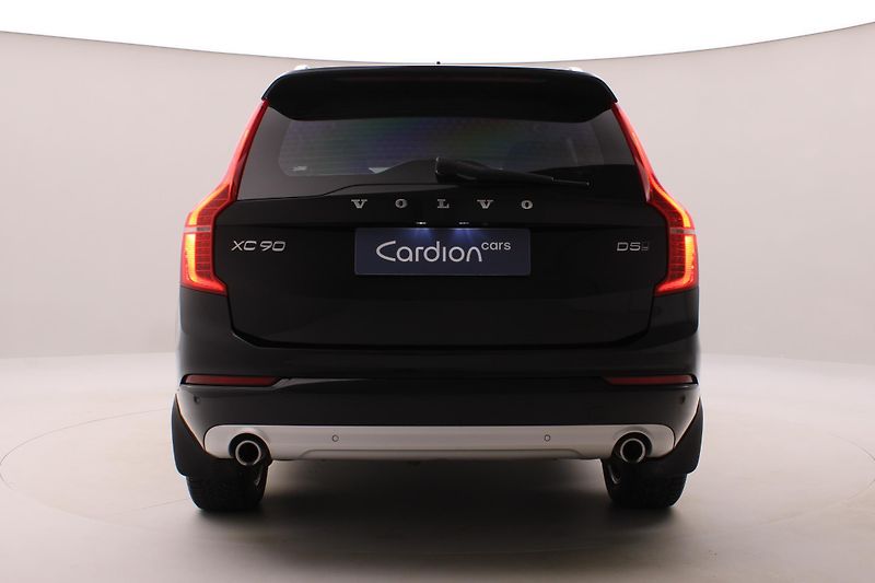 Volvo XC90 D5 AWD MOMENTUM AUT REZERVACE - fotka 11 z 46