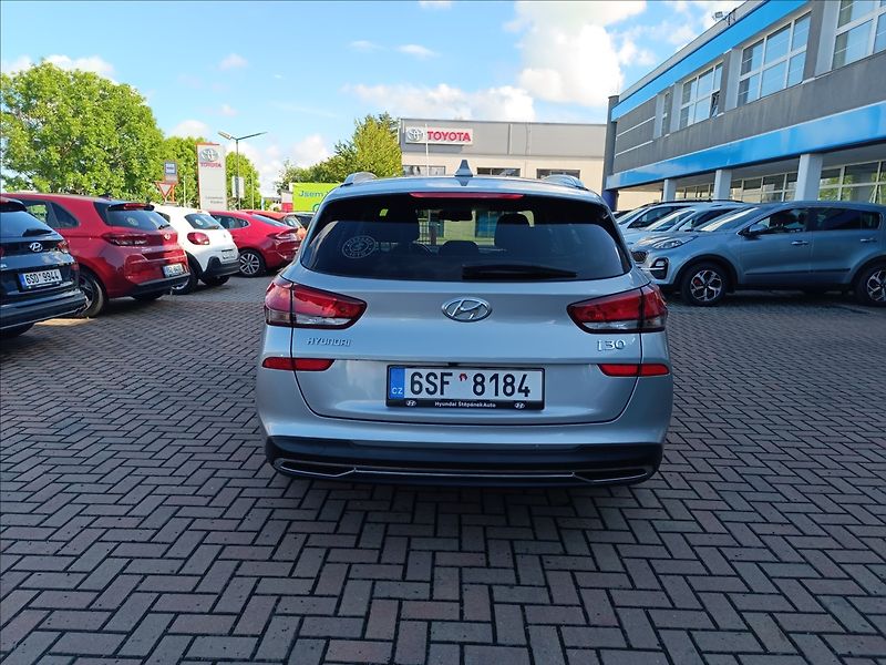 Hyundai i30 1,0 T-GDi, DCT Smart - fotka 6 z 20
