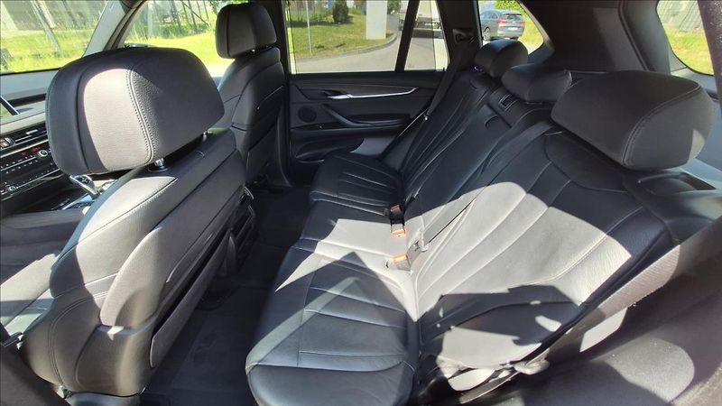 BMW X5 3,0 230 Kw 40d Xdrive ČR - fotka 11 z 30