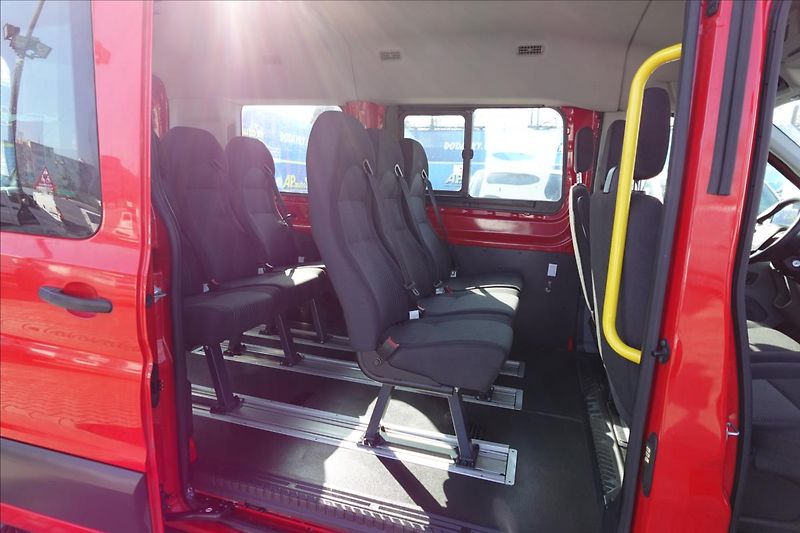Ford Transit 2,2 TDCi  L2H2 9MÍST BUS KLIMA - fotka 19 z 40